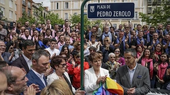 Pedro Zerolo ya tiene una plaza con su nombre en el madrileño barrio de Chueca