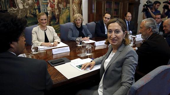 Fomento tacha de inviable el plan de Carmena para Chamartín