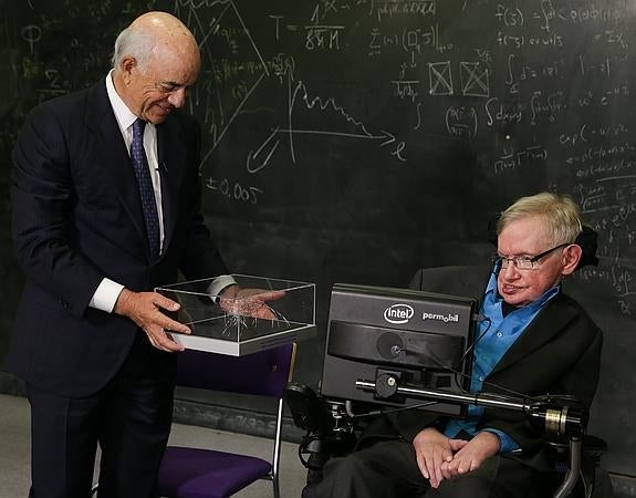 Francisco González entrega a Stephen Hawking el Premio Fundación BBVA Fronteras del Conocimiento