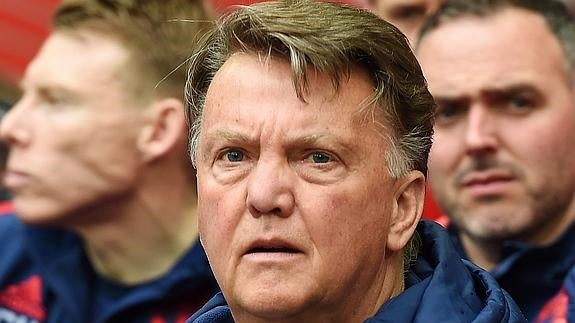 Van Gaal entreabre la puerta de Old Trafford a Mourinho