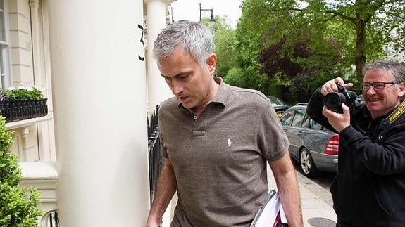 Mourinho y el Manchester United negocian los últimos detalles