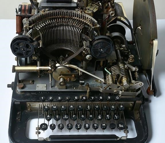 Venden por 12 euros en eBay una máquina alemana de cifrado de la II Guerra Mundial