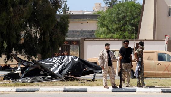 Fuerzas libias arrebatan el puerto de Sirte al Estado Islámico