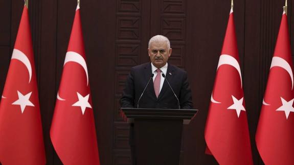 El primer ministro turco se desdice y descarta compensar a Rusia por el avión derribado