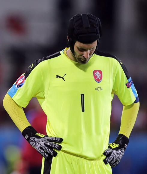 Petr Cech anuncia que deja la portería de la selección checa