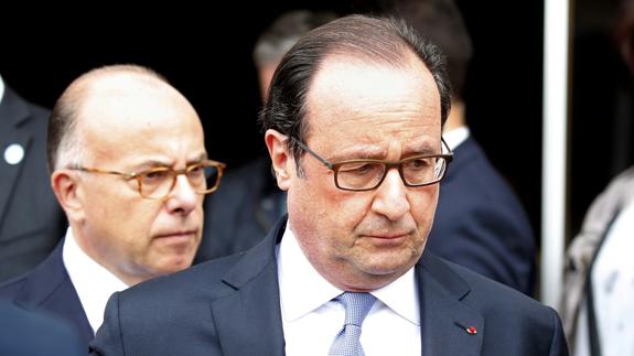 Hollande: «Debemos desarrollar esta guerra por todos los medios»