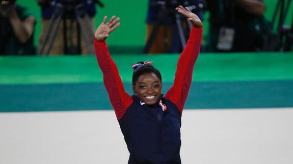 Biles será la abanderada de EE.UU. en la clausura en Río