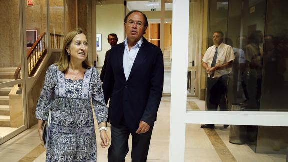 La presidenta del Congreso da todo el protagonismo a Rajoy en el debate de investidura