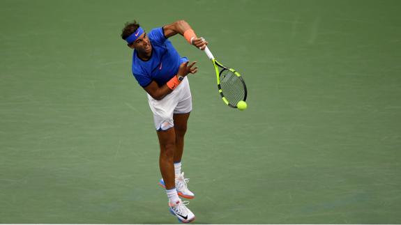 Nadal cae con honores