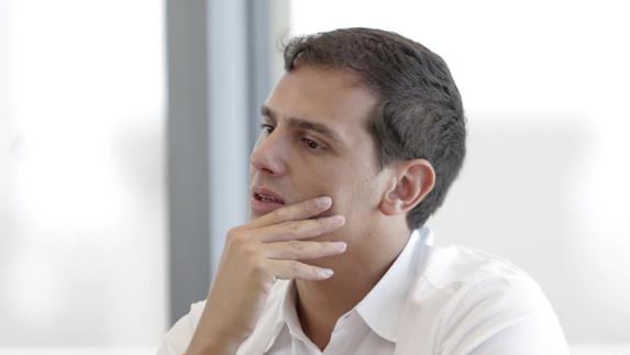 Ciudadanos se suma a la presión para que De Guindos comparezca en un pleno extraordinario