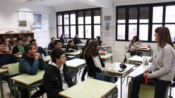 El número de alumnos por clase creció cinco veces más rápido en los colegios públicos