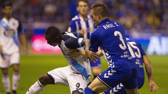 Alavés y Deportivo se reparten puntos en un choque con pocas ocasiones