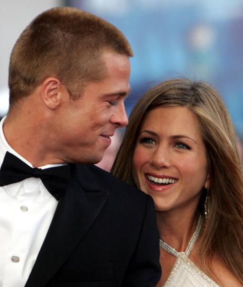 Cascada de memes sobre la reacción de Jennifer Aniston al divorcio de Brad Pitt