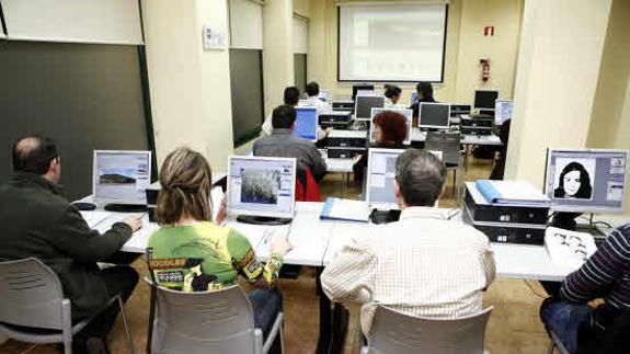 Abren juicio oral contra nueve personas por presunto fraude en los cursos de formación