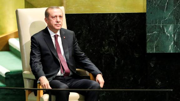 Erdogan cesa a otros 87 miembros de los servicios de Inteligencia por sus vínculos con Gülen