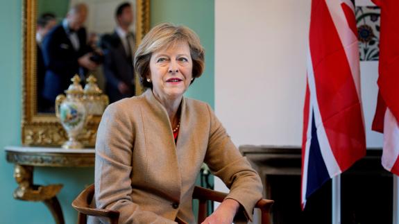 May quiere respetar los derechos de los ciudadanos de la UE tras el 'Brexit'