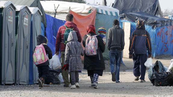 Tensión en Calais a pocas horas de la evacuación de su campo de inmigrantes