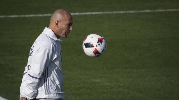 Zidane prescinde de la 'BBC' ante la Cultural Leonesa