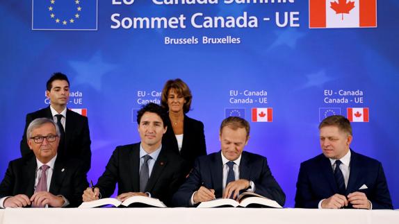 La UE y Canadá firman el acuerdo de libre comercio CETA en Bruselas