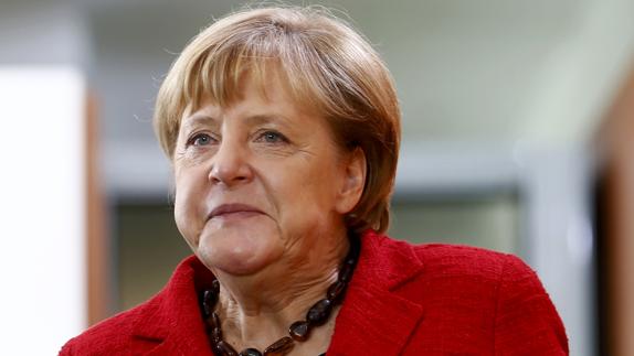 Merkel conmina a Trump a respetar los valores democráticos fundamentales