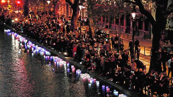 Francia conmemora el primer aniversario de los atentados de París