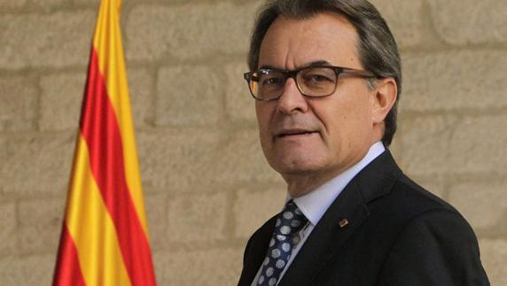 Artur Mas gastó más de 640.000 euros en viajes al extranjero entre 2012 y 2015