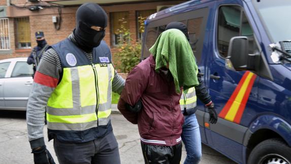 Detenidos en Madrid y Barcelona dos yihadistas del Daesh dispuestos a atentar