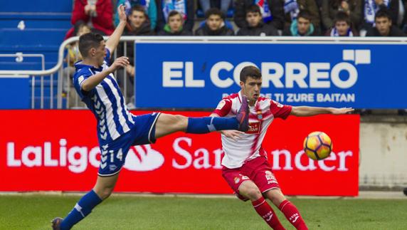 Gerard rescata al Espanyol en un partido gris en Mendizorroza