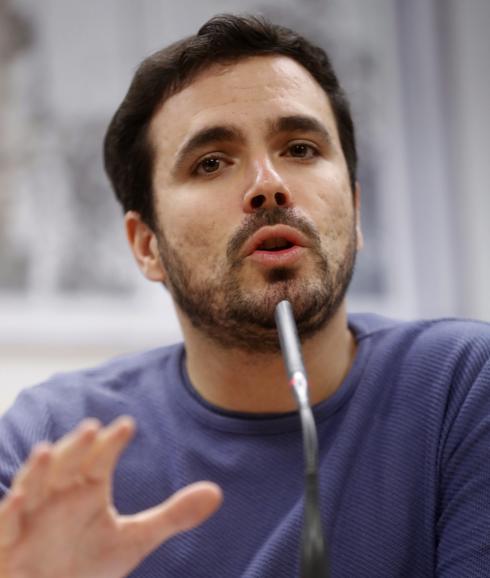 Garzón pide superar IU y Podemos aplaza debatir la fusión hasta Vistalegre II