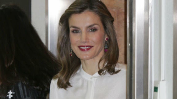 Cinco detalles que sorprenden del 'look' de la Reina Letizia