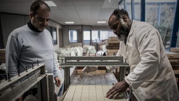 Lejos de Siria, el jabón de Alepo encuentra refugio en los suburbios parisinos