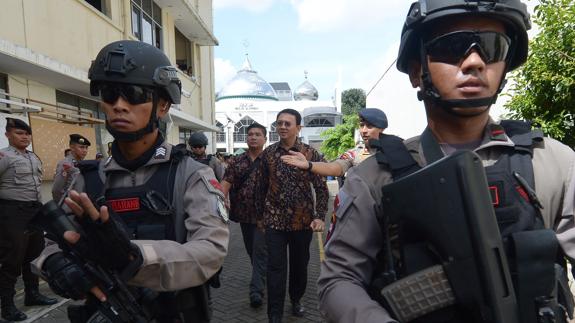 La Policía indonesia neutraliza una bomba en la turística isla de Bali