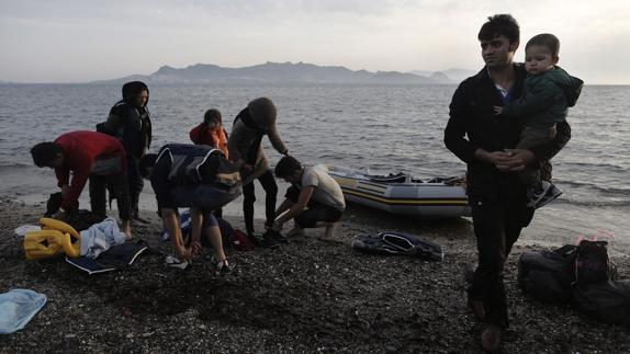 Detenidos dos activistas en Grecia por intentar trasladar a ocho refugiados a España