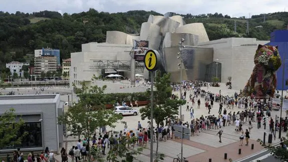 El Museo Guggenheim supera por octava vez el millón de visitantes anuales