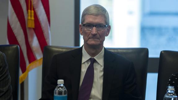 Apple baja el sueldo a Tim Cook y a sus altos directivos por no cumplir objetivos