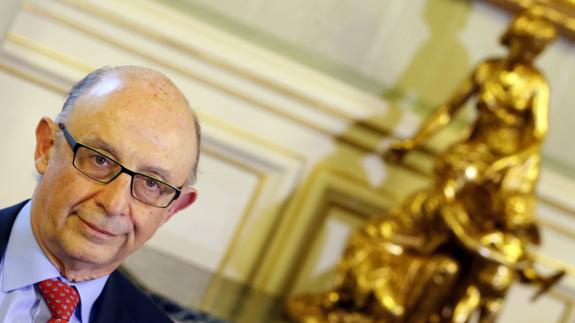 Montoro admite un 2017 «difícil» por el ajuste de 16.000 millones en el déficit