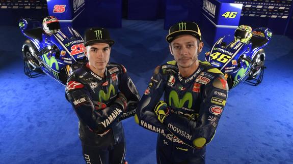 Rossi y Viñales presumen de su nueva Yamaha