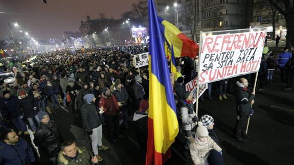 Protestas en Rumanía por una ley que prevé despenalizar casos de corrupción