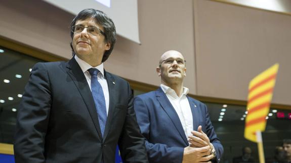 Puigdemont pide en Bruselas que Europa sea «parte de la solución» en Cataluña