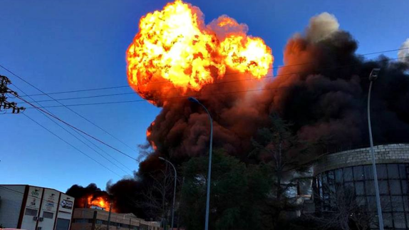 El incendio de Paterna sigue sin estar controlado 24 horas después