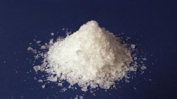 ¿Cómo afecta a los riñones el consumo excesivo de sal?
