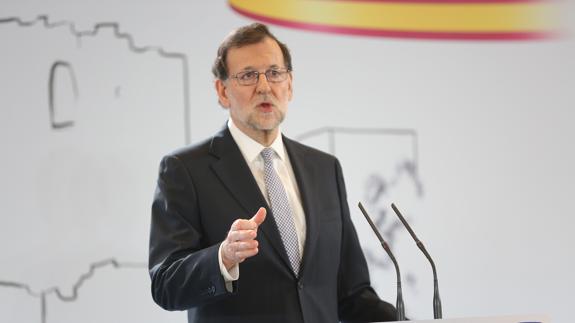 Rajoy niega diálogos discretos con la Generalitat e insta a limitar la influencia de la CUP