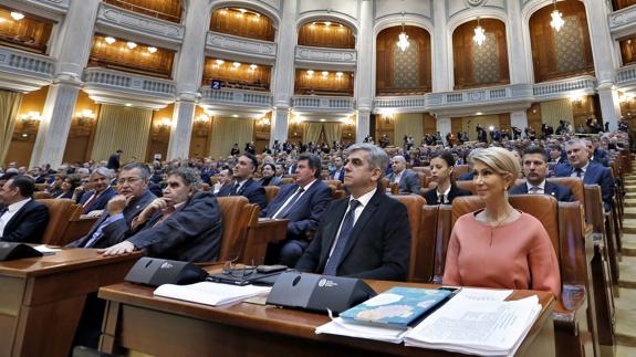 El Parlamento rumano rechaza el decreto sobre la corrupción que desató las protestas