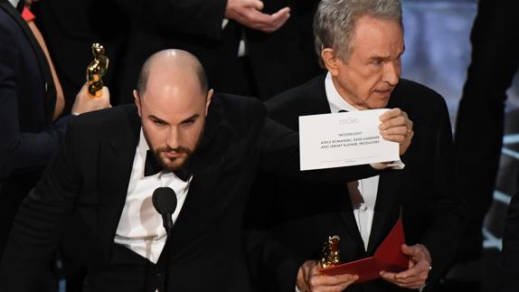 La Academia de Hollywood pide perdón por histórico error de los Oscar