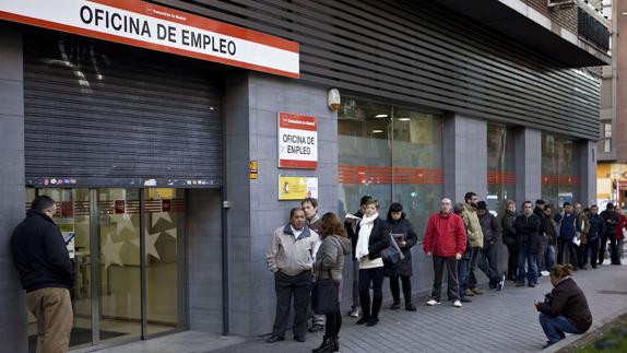 Febrero aumenta el ritmo de creación de empleo con 74.080 ocupados más