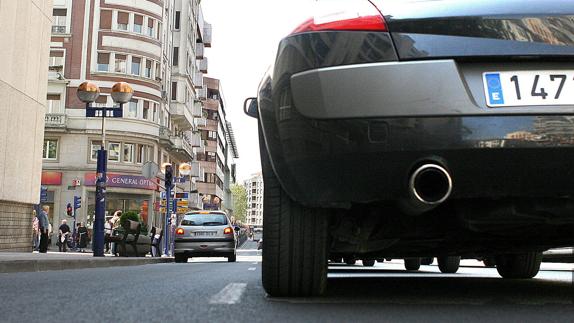 Tráfico apoya la prohibición de circulación de los coches viejos en Barcelona