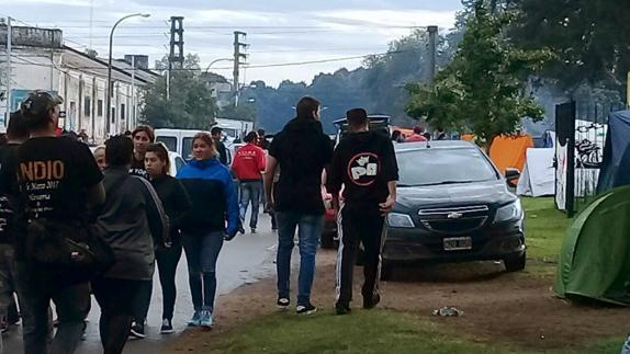 Al menos dos muertos en un multitudinario concierto de rock en Argentina