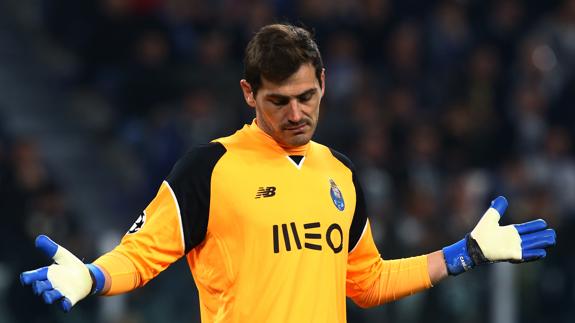 Casillas supera a Maldini y se convierte en el jugador con más partidos UEFA