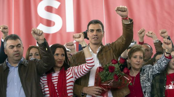 Sánchez dice que hay que elegir entre «el PSOE de la abstención o el de izquierdas»