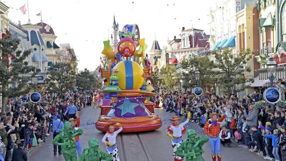 Descubre todos los nuevos secretos de Disneyland París en su 25 cumpleaños